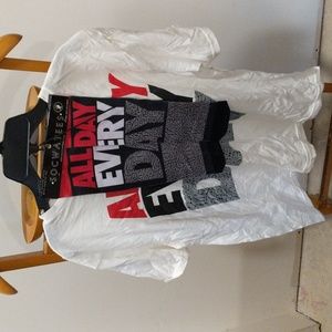 SOCWATEES XL BOYS T-SHIRT AND SOCKS